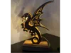 Beleuchteter Holzdrache als Lampe