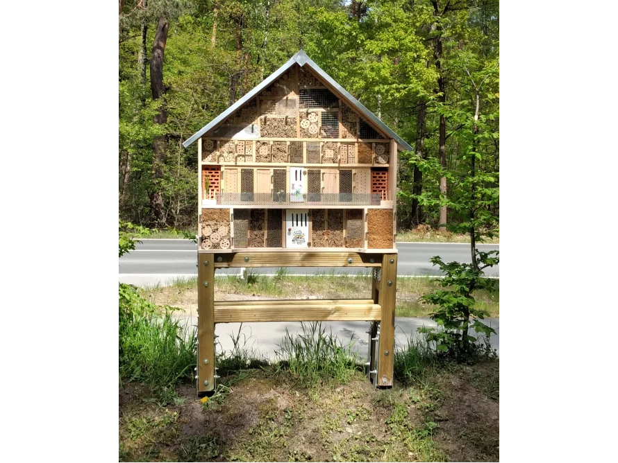 Insektenhotel am Waldrand