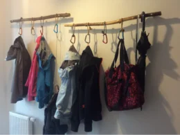 Garderobe für Wald- und Kletterfreunde