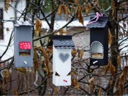 Vogelhäuschen aus Milchkartons