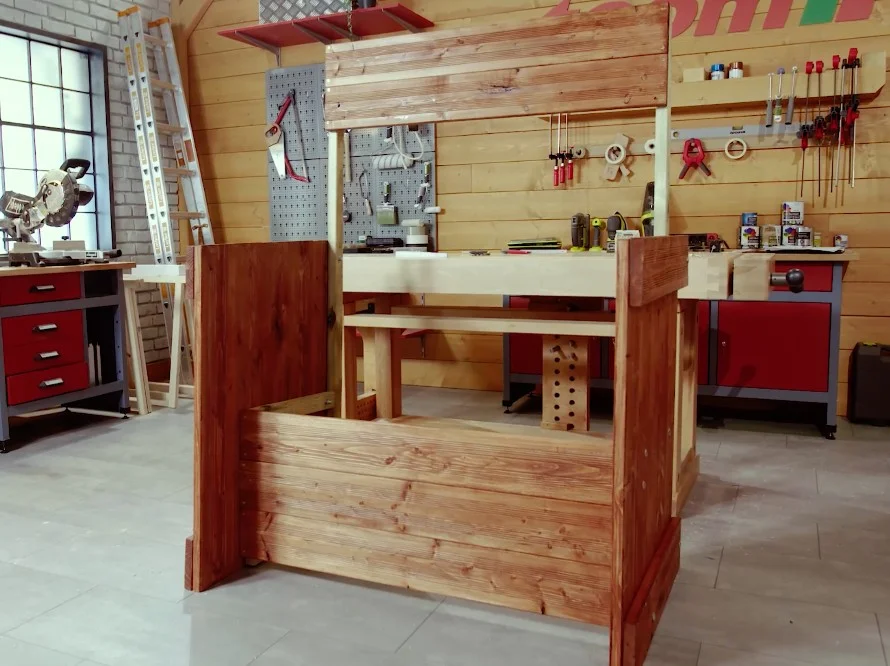 Holzgestell in einer Werkstatt