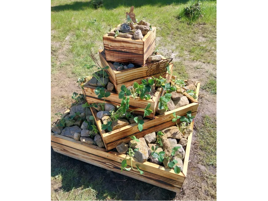 Mehrstöckiges Hochbeet aus Holz